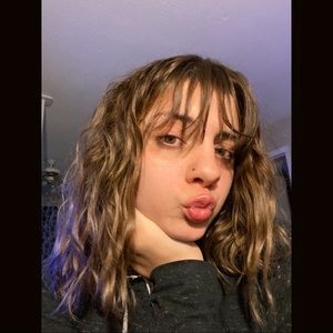 Meet your Posher, Hailey